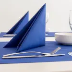 Come piegare i tovaglioli: tecniche pratiche per una tavola ordinata e sorprendente