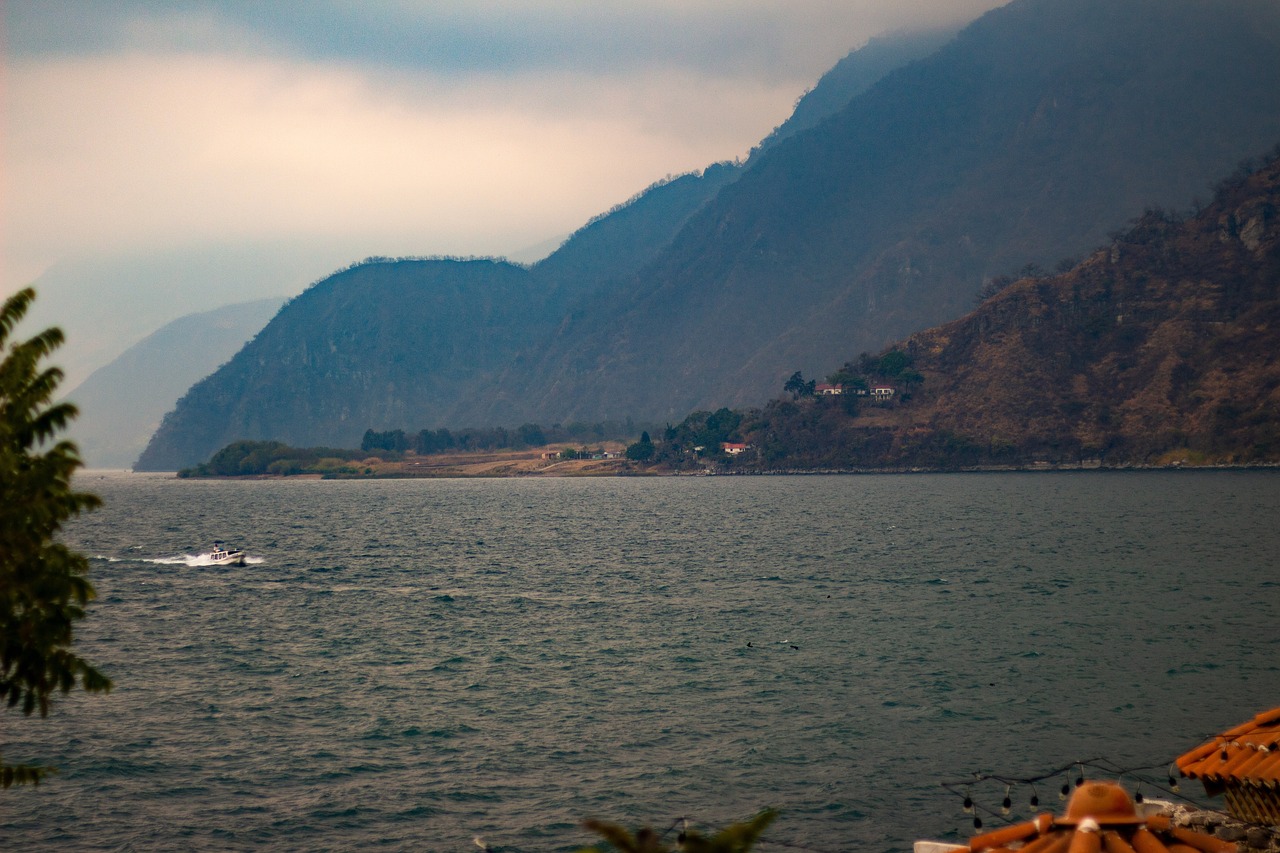 Lago di Ledro: cosa vedere e cosa fare tra natura, storia e attività all’aria aperta