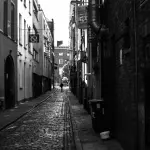 Via della Chimera, il Comune prepara il cambio di destinazione delle case