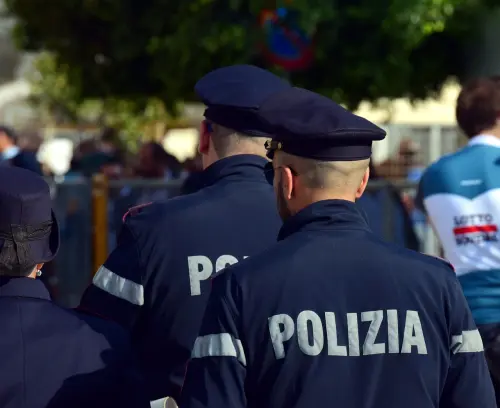 Lite e tentata estorsione davanti alla caserma Fadini: intervento della Polizia a Firenze