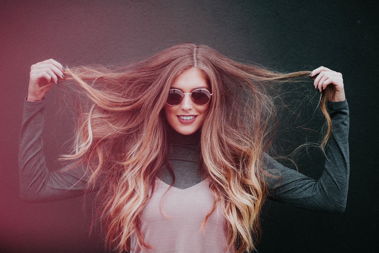 Come schiarirsi i capelli in modo sicuro e con risultati naturali