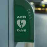 Malore durante la messa a Signa, poliziotto utilizza il defibrillatore e salva una donna