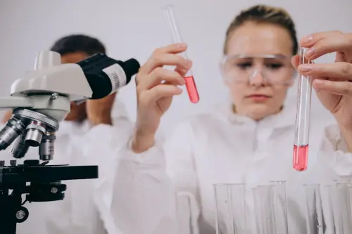 Toscana, borse di ricerca sulla parità di genere per giovani laureati