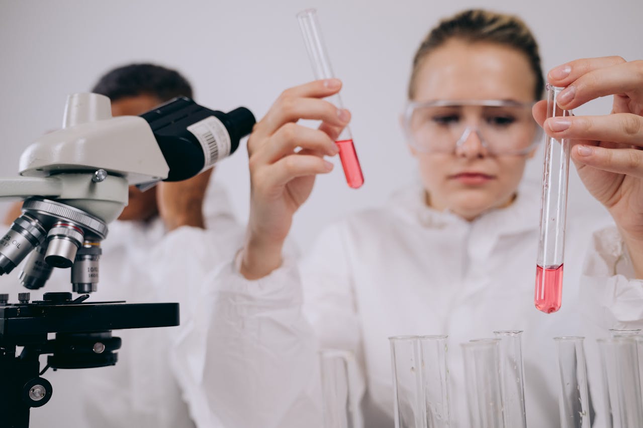 Toscana, borse di ricerca sulla parità di genere per giovani laureati