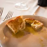 Come togliere una macchia di olio