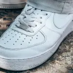 Come pulire le scarpe bianche