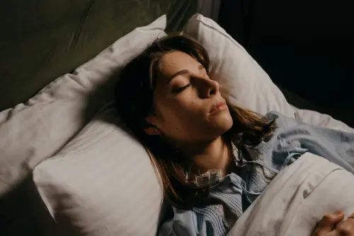 Apnea notturna: sintomi da riconoscere, diagnosi e trattamenti efficaci