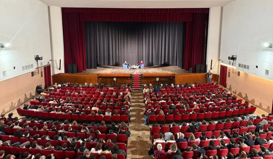 Scandicci, 700 studenti incontrano Saviano nel ricordo di Rossella Casini