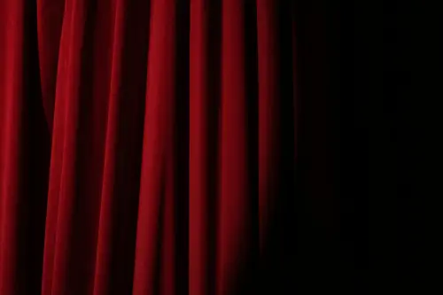 Firenze, “Attraversamenti umani” unisce teatro, scuole e Gorgona